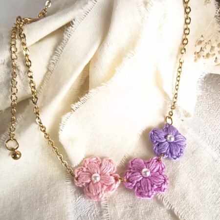 Colar Curto Trio de Flores